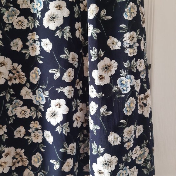 Le Chateau Floral Printed Crepe De Chine Tunic Dress - Picture 13 of 13